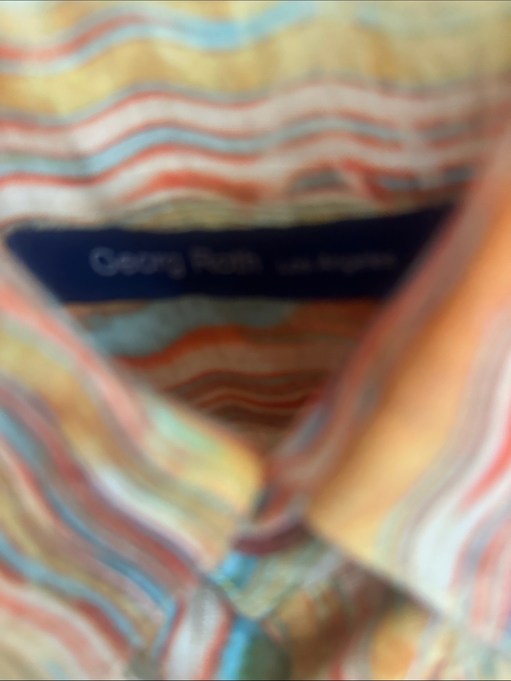 Men's Multicolor Wave-Pattern Button-Up Shirt - Picture 2 of 8